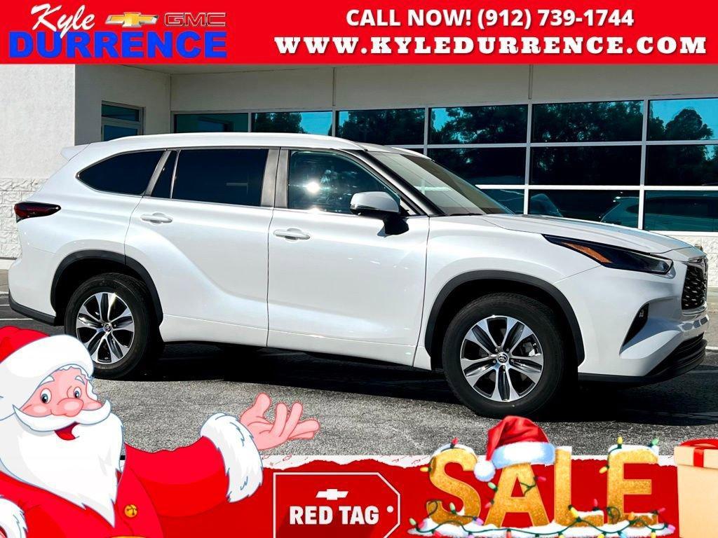 used 2024 Toyota Highlander car, priced at $37,995
