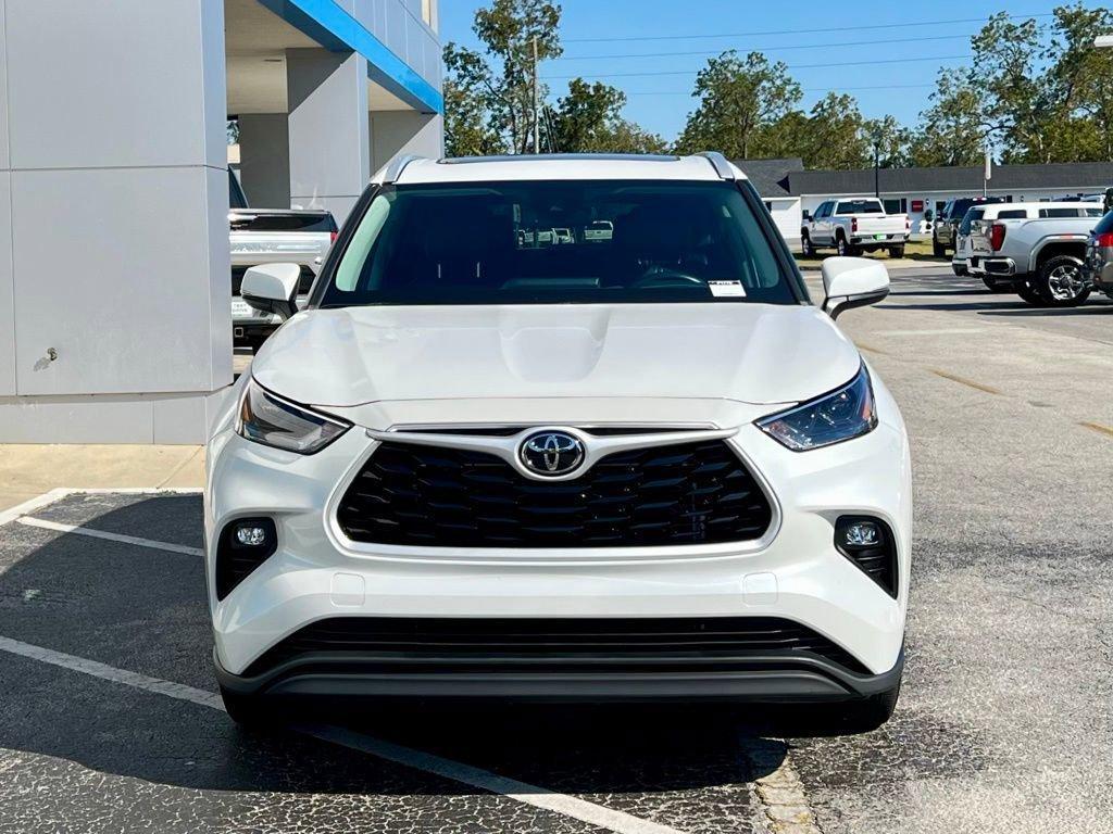 used 2024 Toyota Highlander car, priced at $37,995