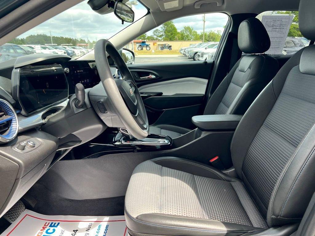 used 2025 Chevrolet Trax car, priced at $22,244