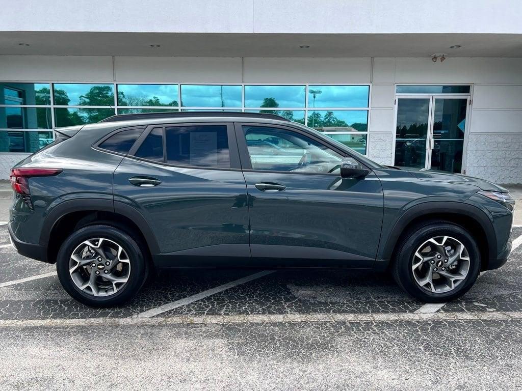 used 2025 Chevrolet Trax car, priced at $22,244