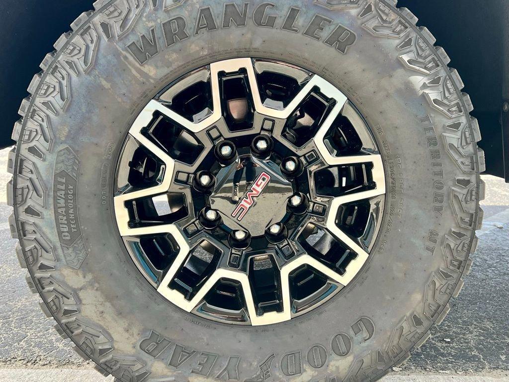 used 2025 GMC Sierra 2500 car, priced at $76,549