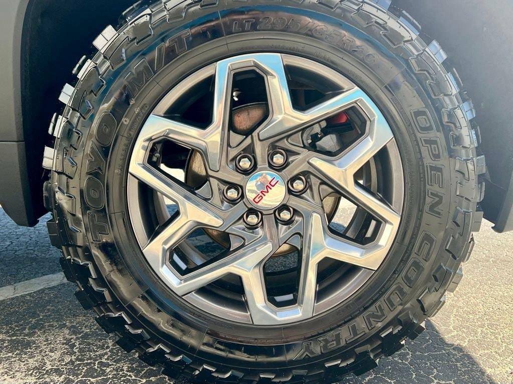 used 2024 GMC Sierra 1500 car, priced at $44,242