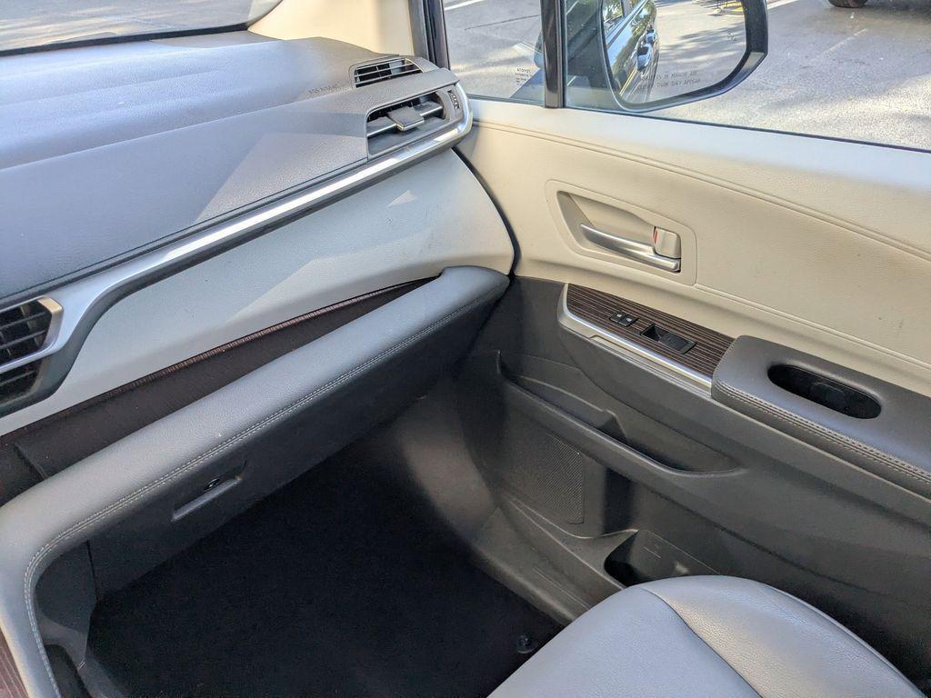 used 2024 Toyota Sienna car, priced at $43,922