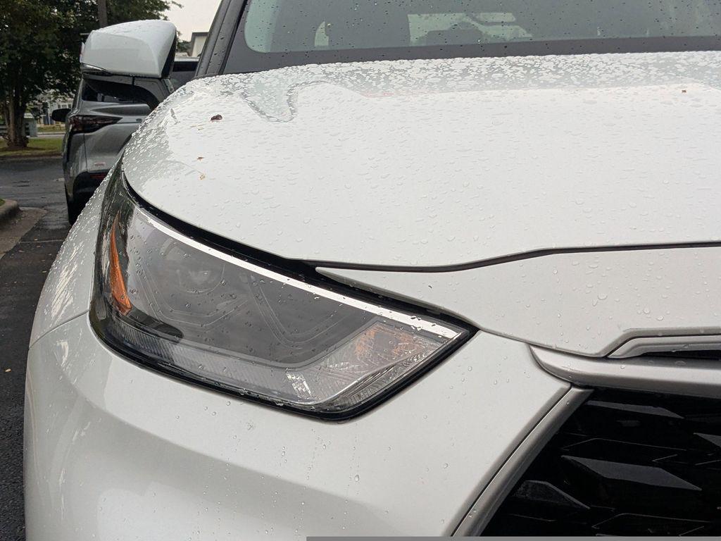 used 2024 Toyota Highlander car, priced at $36,220