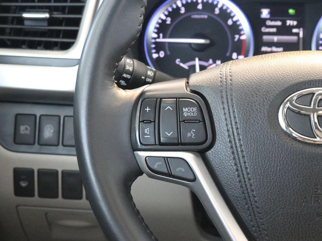 used 2019 Toyota Highlander car, priced at $27,289