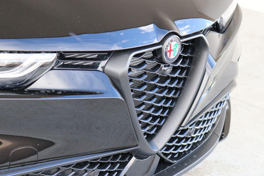 new 2025 Alfa Romeo Tonale car, priced at $46,475