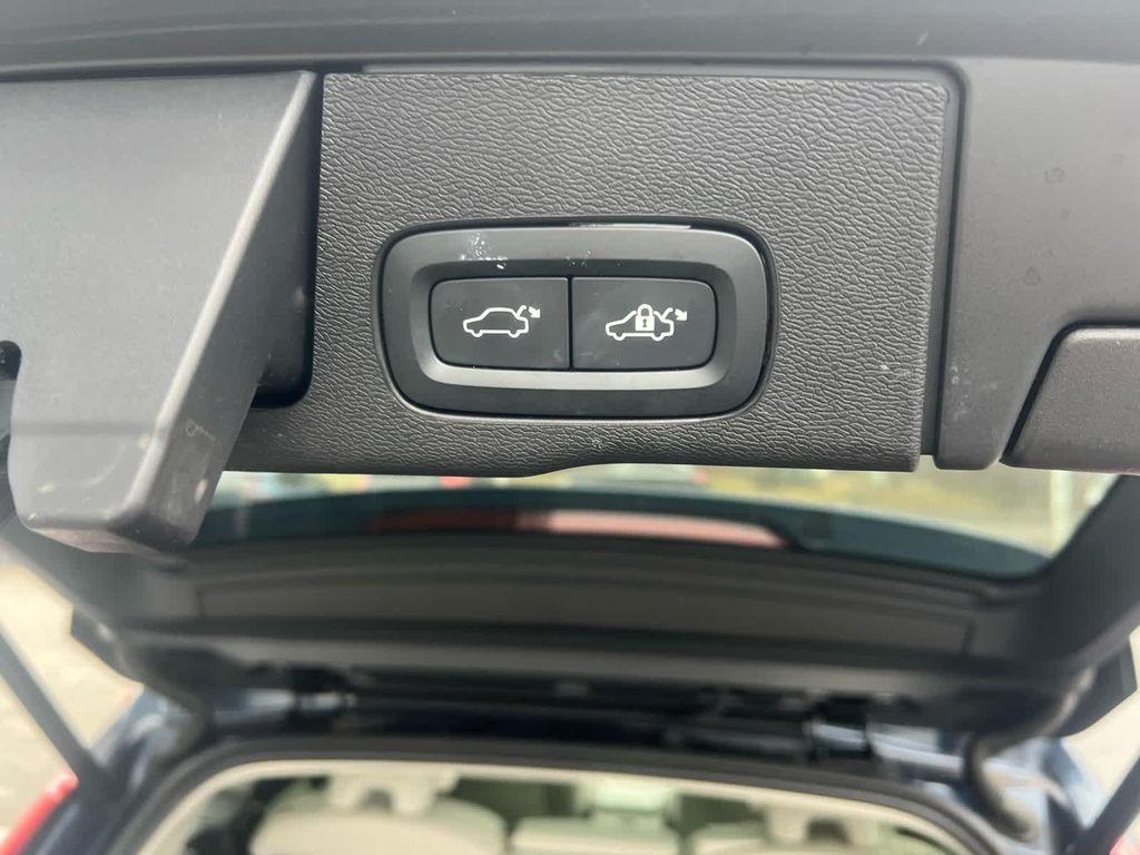 used 2023 Volvo XC60 car, priced at $34,400