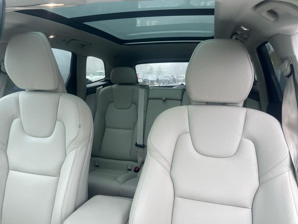 used 2023 Volvo XC60 car, priced at $34,400