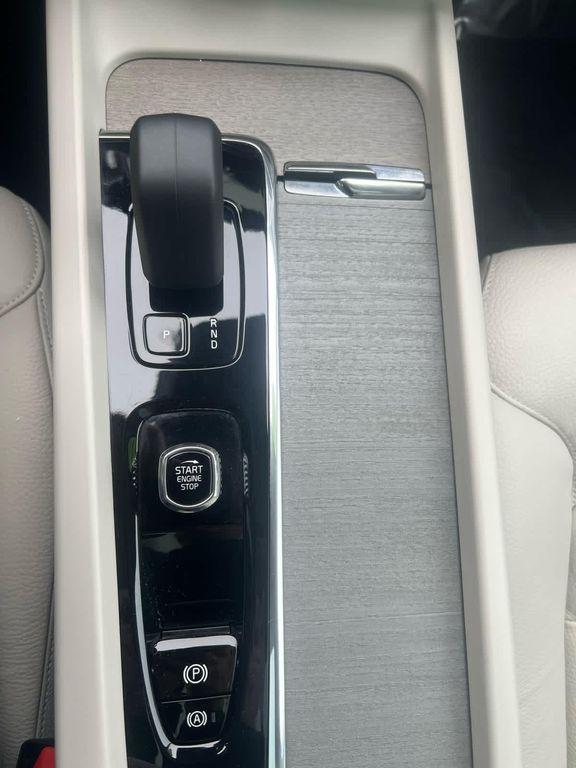 used 2023 Volvo XC60 car, priced at $34,400