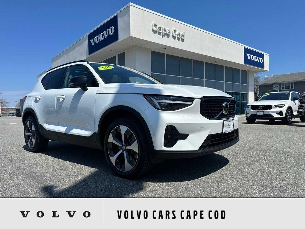 used 2026 Volvo XC40 car, priced at $42,900