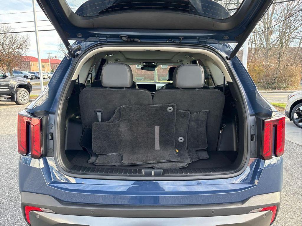 used 2024 Kia Sorento car, priced at $32,600