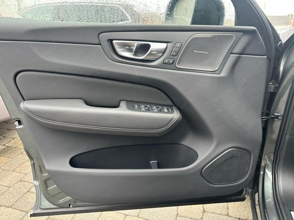 new 2026 Volvo XC60 car, priced at $59,084