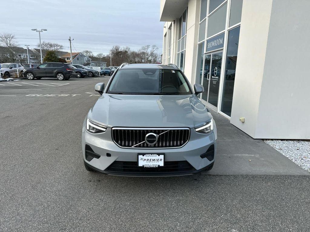 used 2025 Volvo XC40 car, priced at $27,900