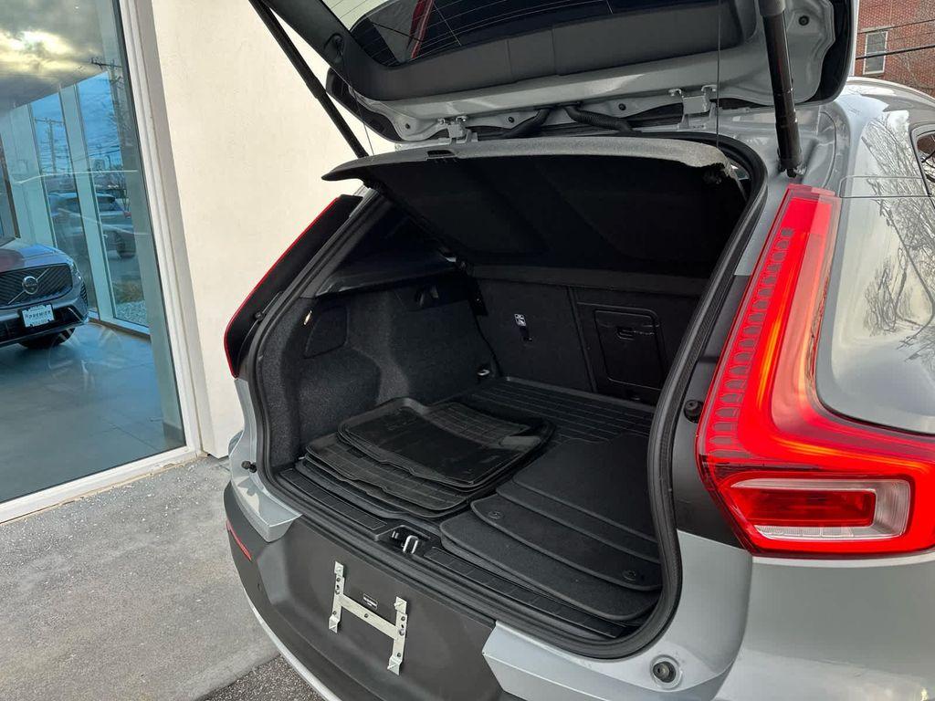 used 2025 Volvo XC40 car, priced at $27,900