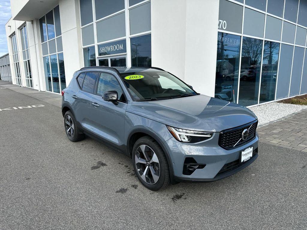 used 2023 Volvo XC40 car, priced at $28,900