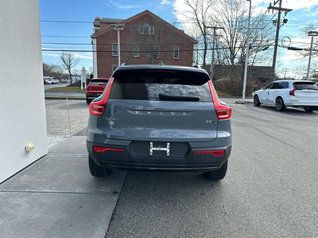 used 2023 Volvo XC40 car, priced at $28,900