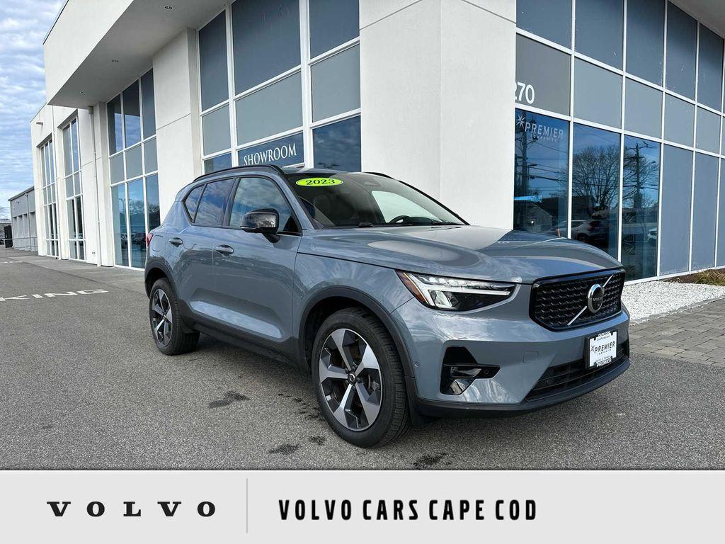 used 2023 Volvo XC40 car, priced at $28,900