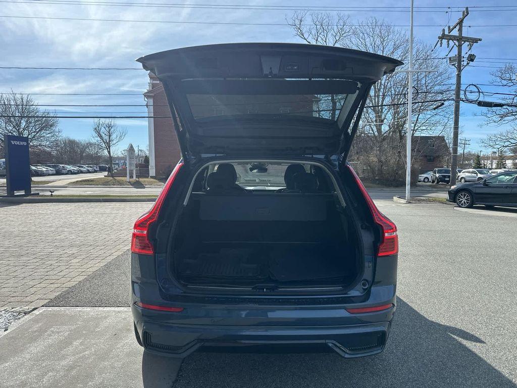 used 2023 Volvo XC60 car, priced at $37,900