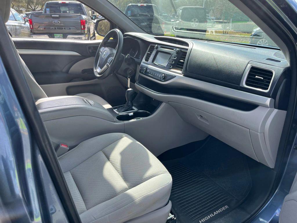 used 2015 Toyota Highlander car, priced at $15,995