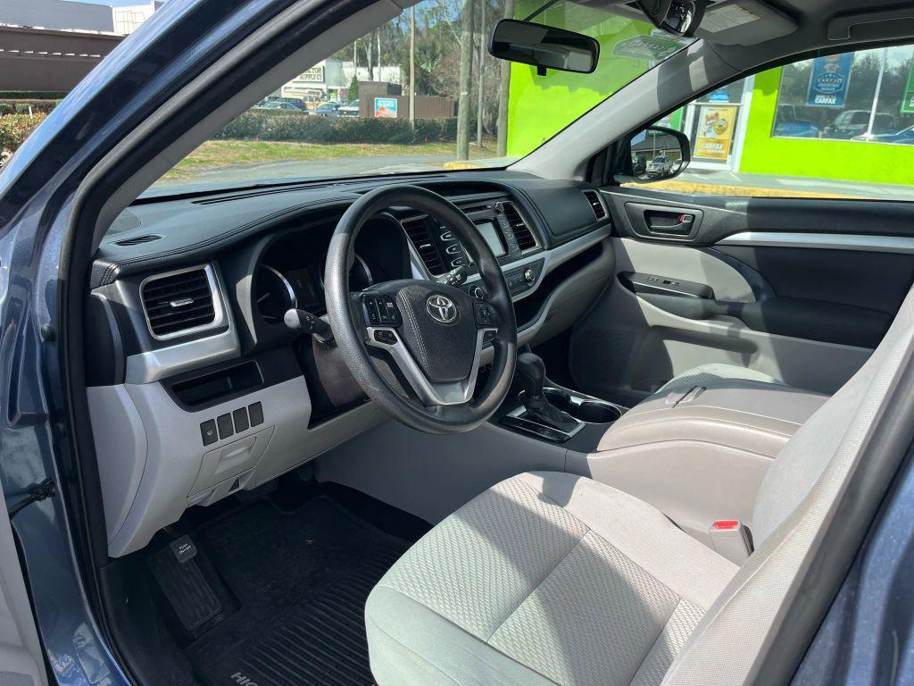 used 2015 Toyota Highlander car, priced at $15,995