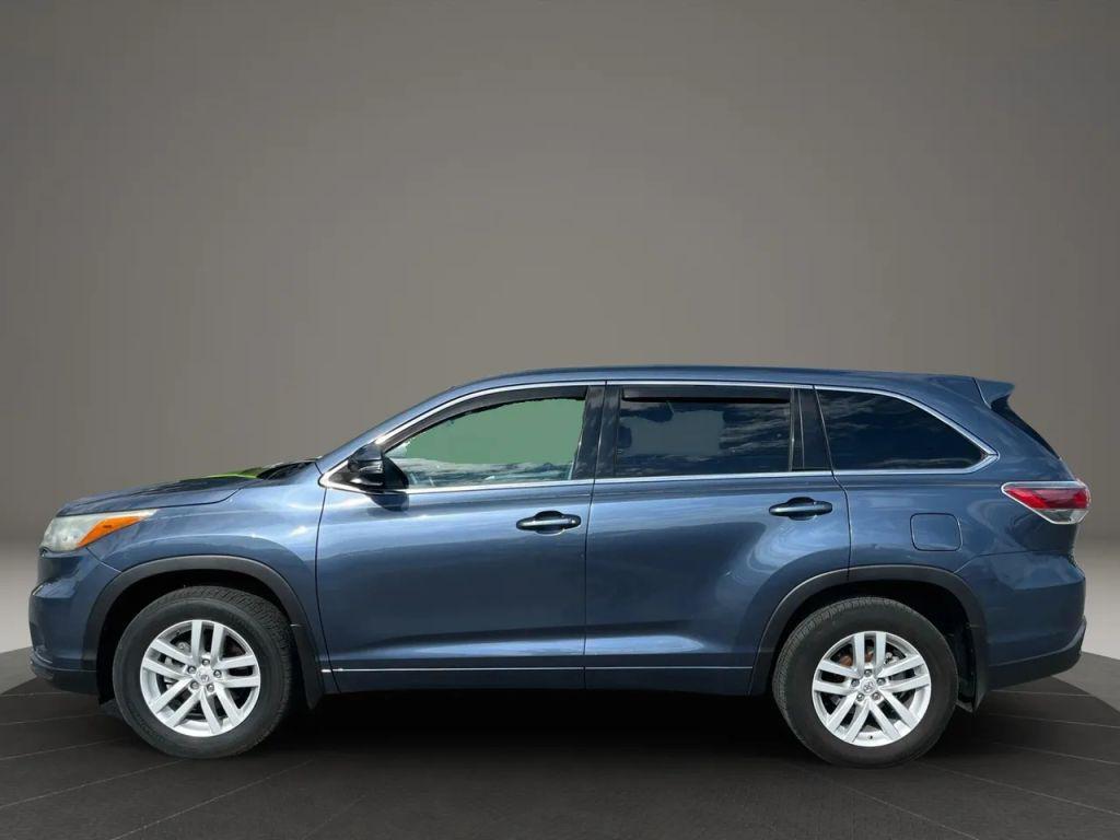 used 2015 Toyota Highlander car, priced at $15,995