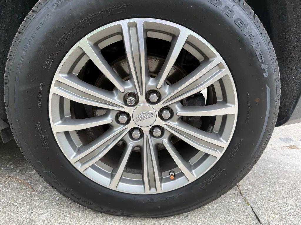 used 2017 Cadillac XT5 car, priced at $14,995