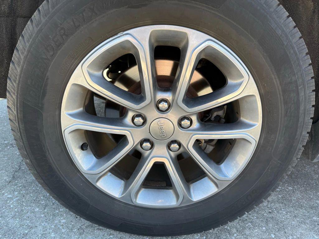 used 2015 Jeep Grand Cherokee car, priced at $11,995