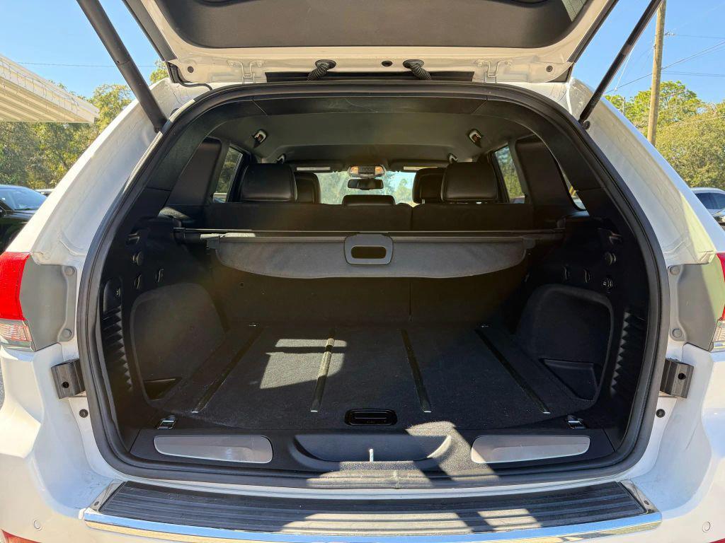 used 2015 Jeep Grand Cherokee car, priced at $11,995