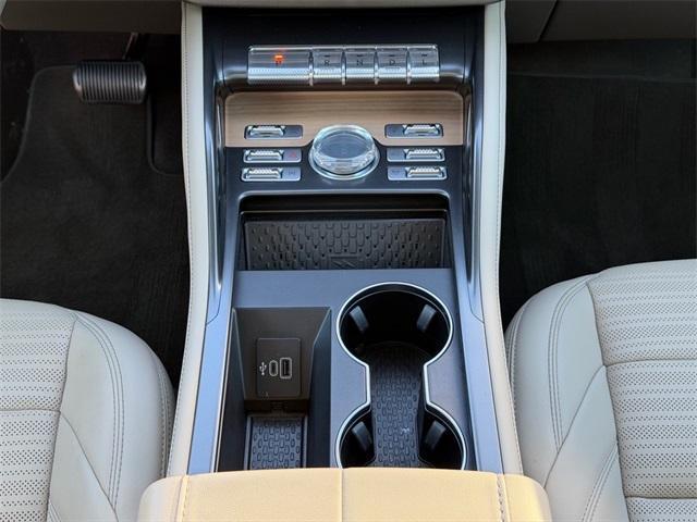 used 2025 Lincoln Nautilus car, priced at $55,999