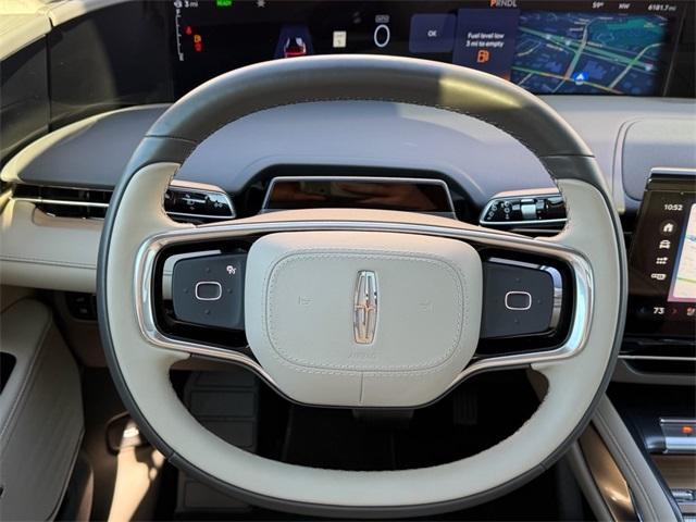 used 2025 Lincoln Nautilus car, priced at $55,999