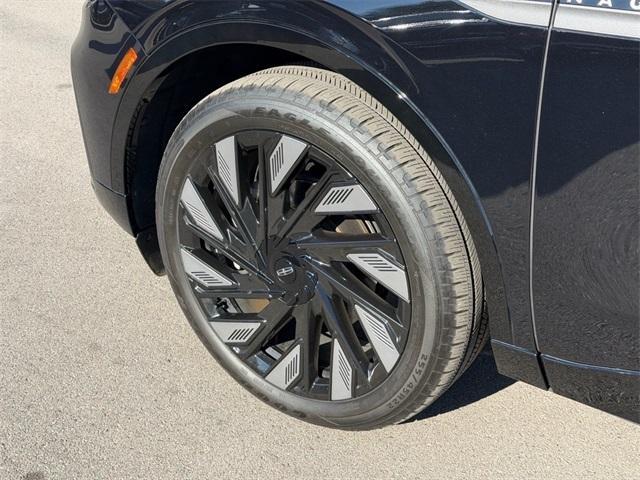 used 2025 Lincoln Nautilus car, priced at $55,999