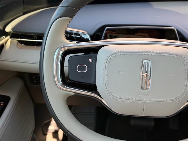 used 2025 Lincoln Nautilus car, priced at $55,999