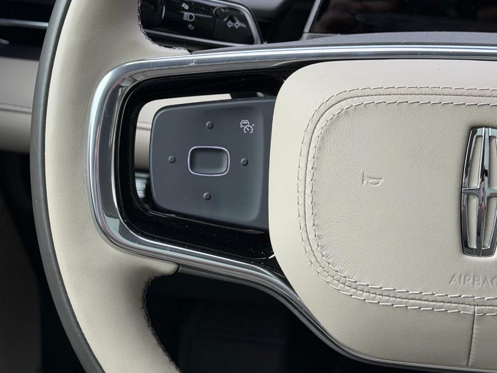 used 2025 Lincoln Nautilus car, priced at $50,999