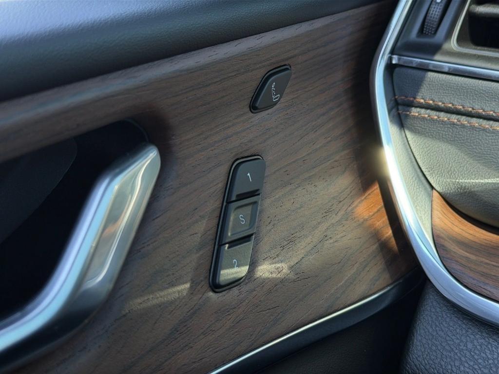 used 2025 Jeep Grand Cherokee car, priced at $51,833
