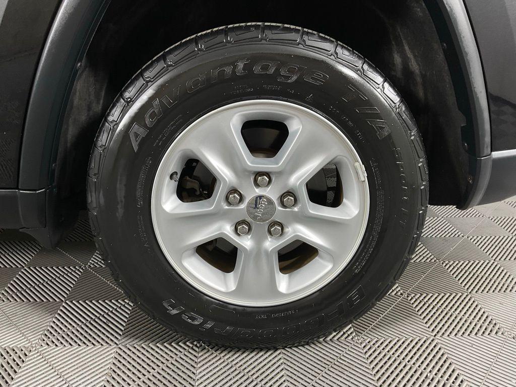 used 2014 Jeep Grand Cherokee car, priced at $8,993