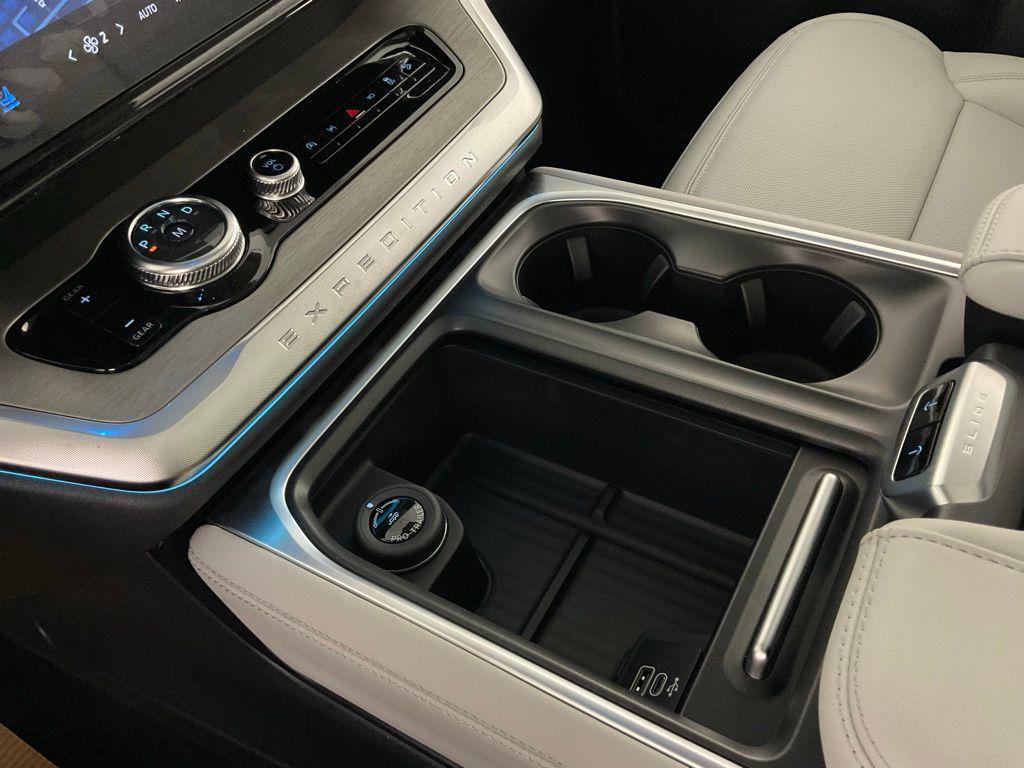 new 2026 Ford Expedition car, priced at $82,124