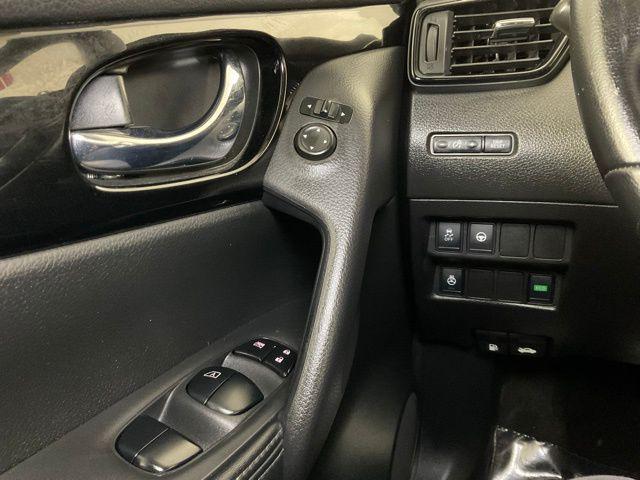 2019 Magnetic Black Pearl Nissan Rogue Sport