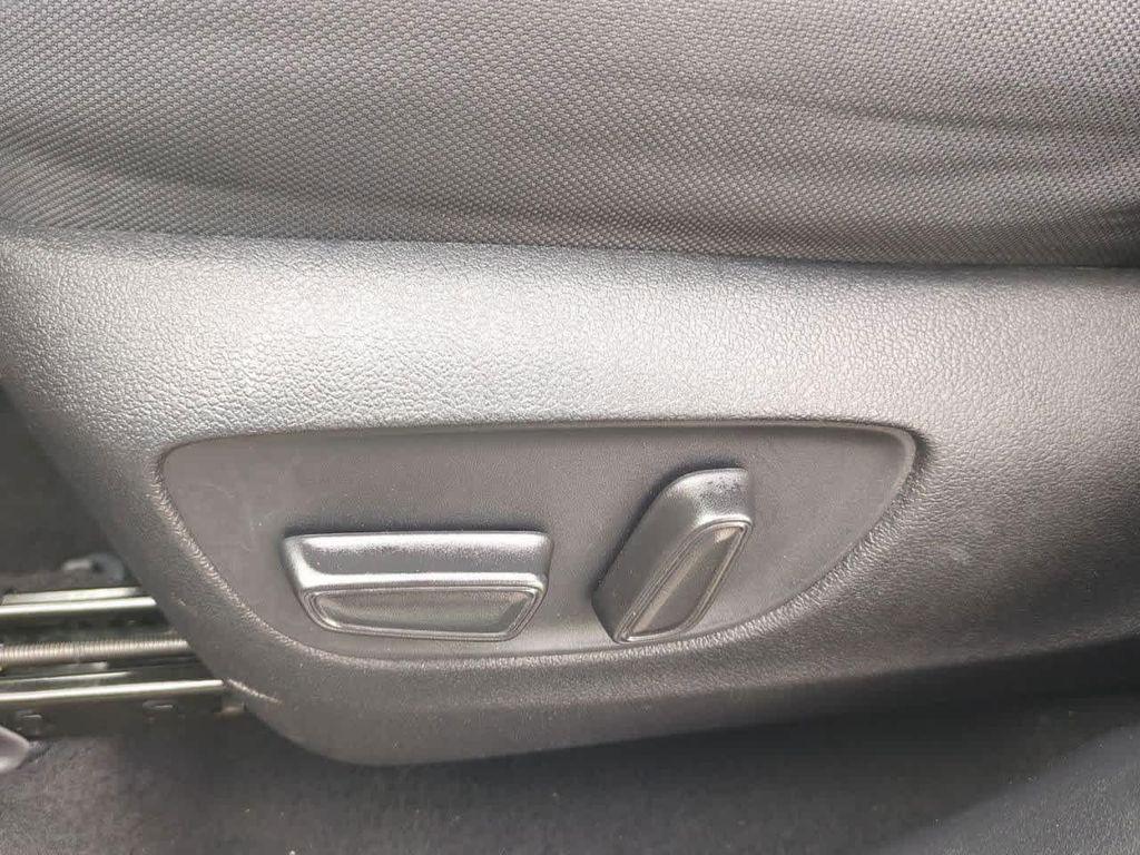 used 2023 Toyota Highlander Hybrid car, priced at $32,200