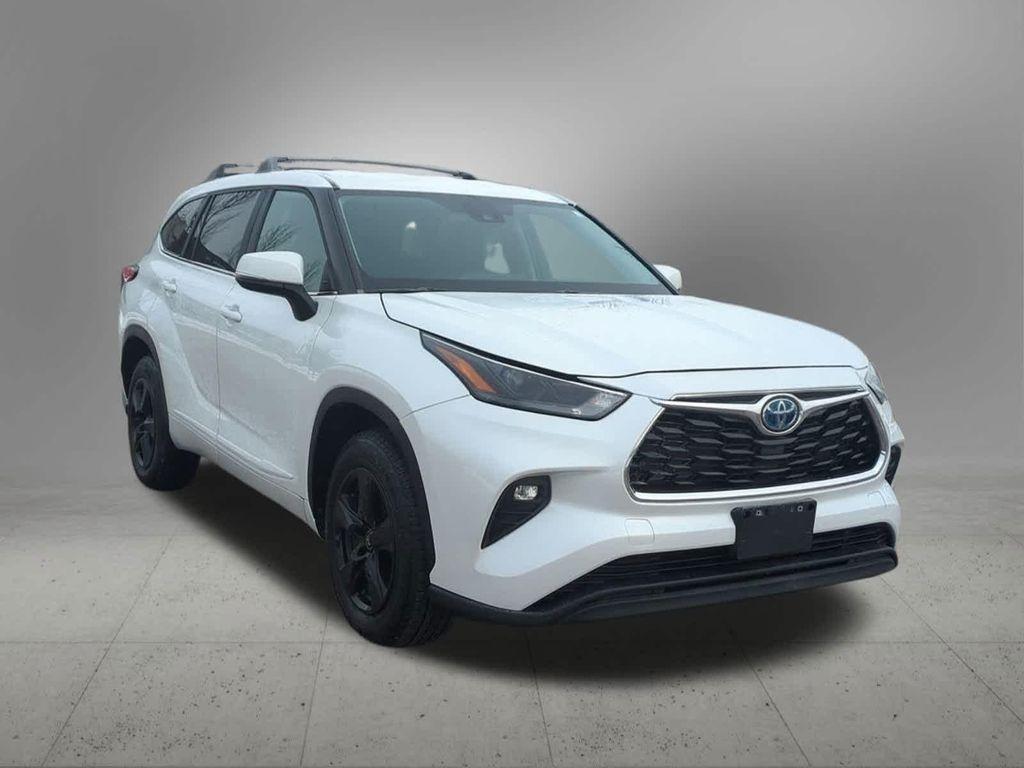 used 2023 Toyota Highlander Hybrid car, priced at $32,200