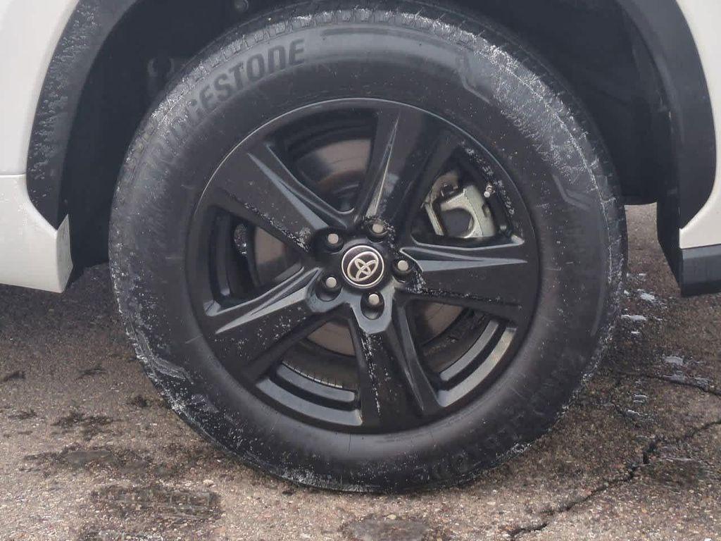 used 2023 Toyota Highlander Hybrid car, priced at $32,200