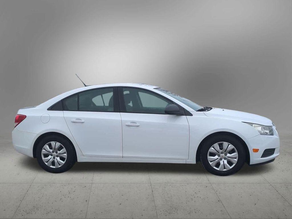 used 2013 Chevrolet Cruze car, priced at $3,900