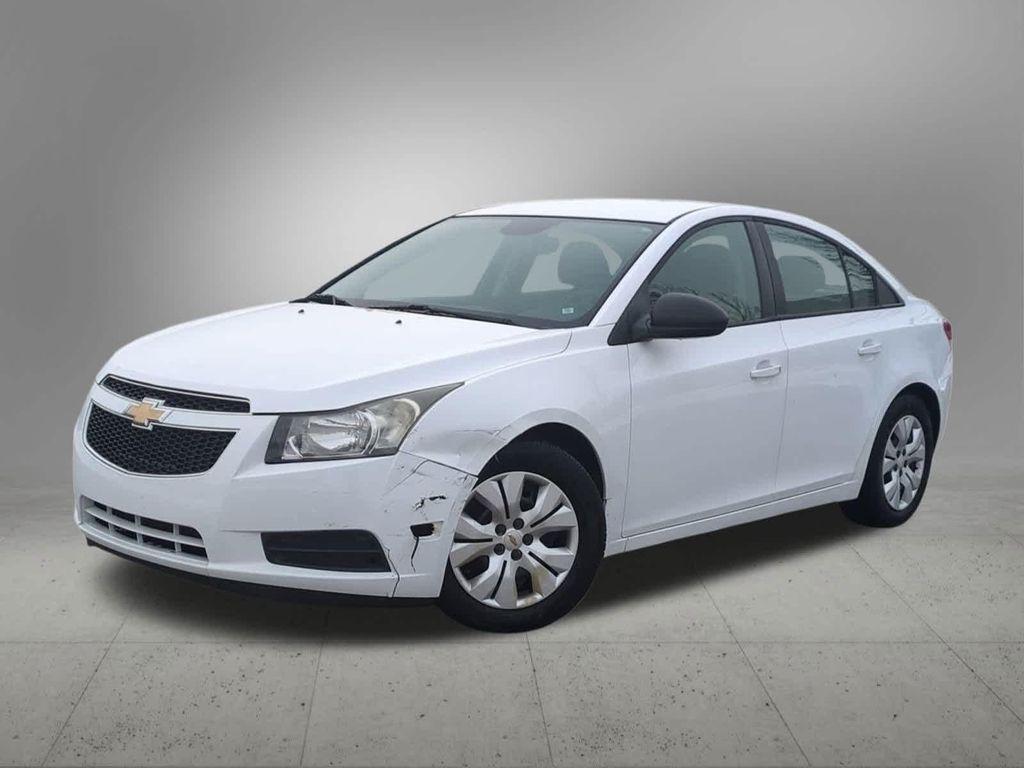 used 2013 Chevrolet Cruze car, priced at $3,900