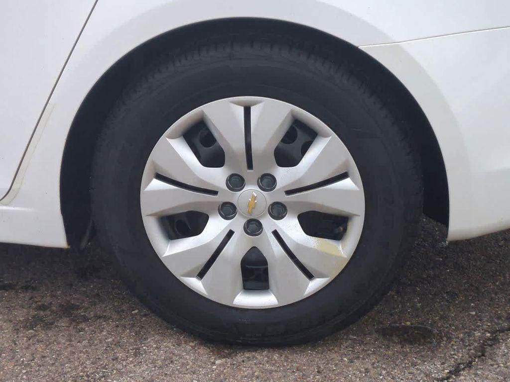 used 2013 Chevrolet Cruze car, priced at $3,900