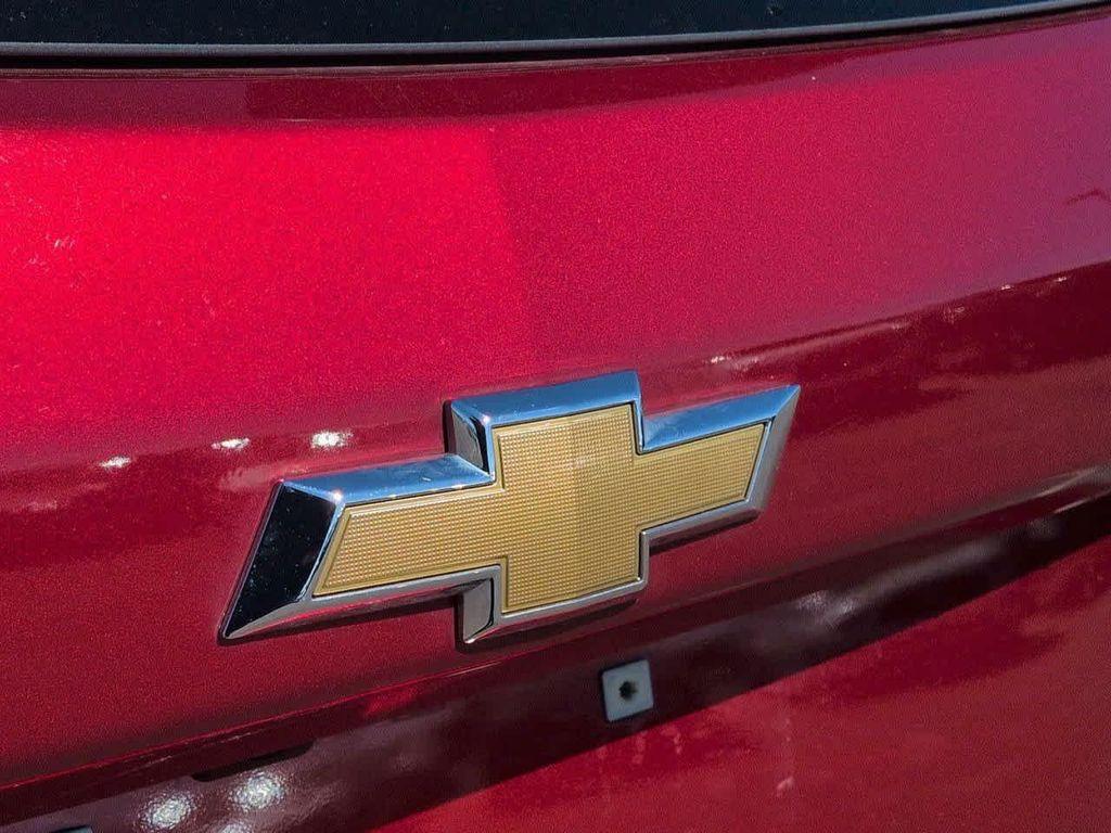 used 2022 Chevrolet Equinox car, priced at $19,487