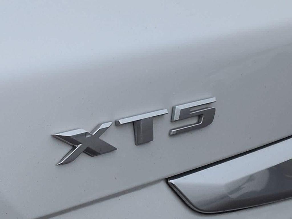 used 2020 Cadillac XT5 car, priced at $15,000