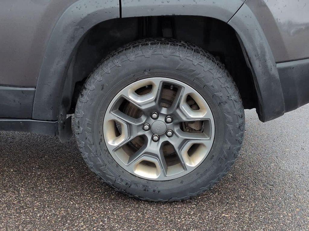 used 2019 Jeep Cherokee car, priced at $8,280