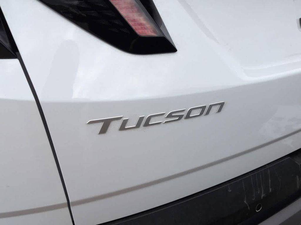 used 2025 Hyundai TUCSON Hybrid car, priced at $35,000
