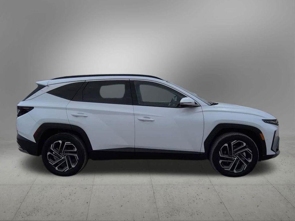 used 2025 Hyundai TUCSON Hybrid car, priced at $35,000