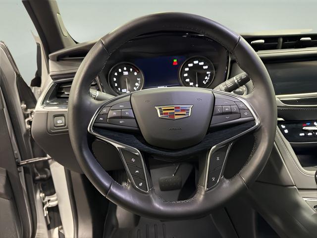 used 2020 Cadillac XT5 car, priced at $21,600