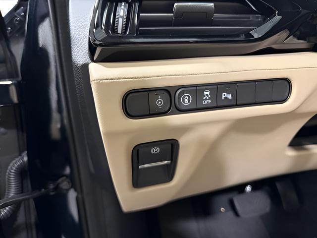 used 2023 Acura MDX car, priced at $43,299